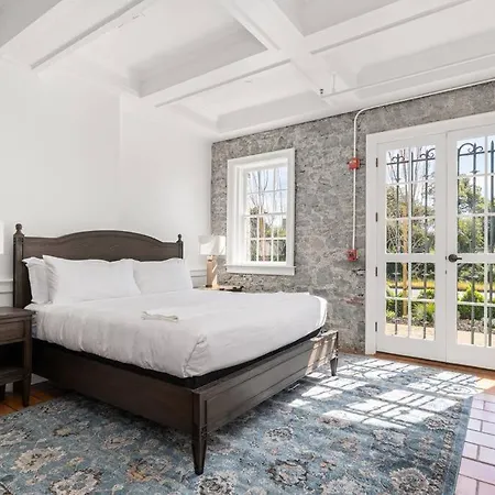 Stonehouse Inn, Santa Rosa - Private King Suite # 3